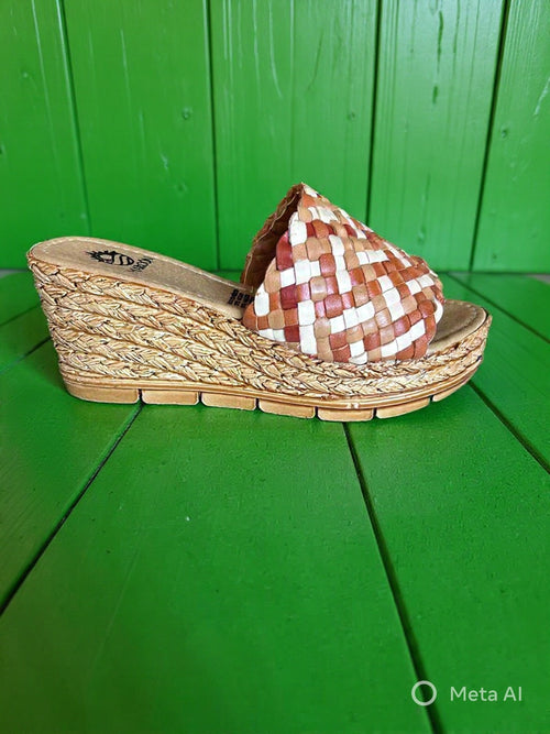 Artesanal Shoe Platform Woven Leather